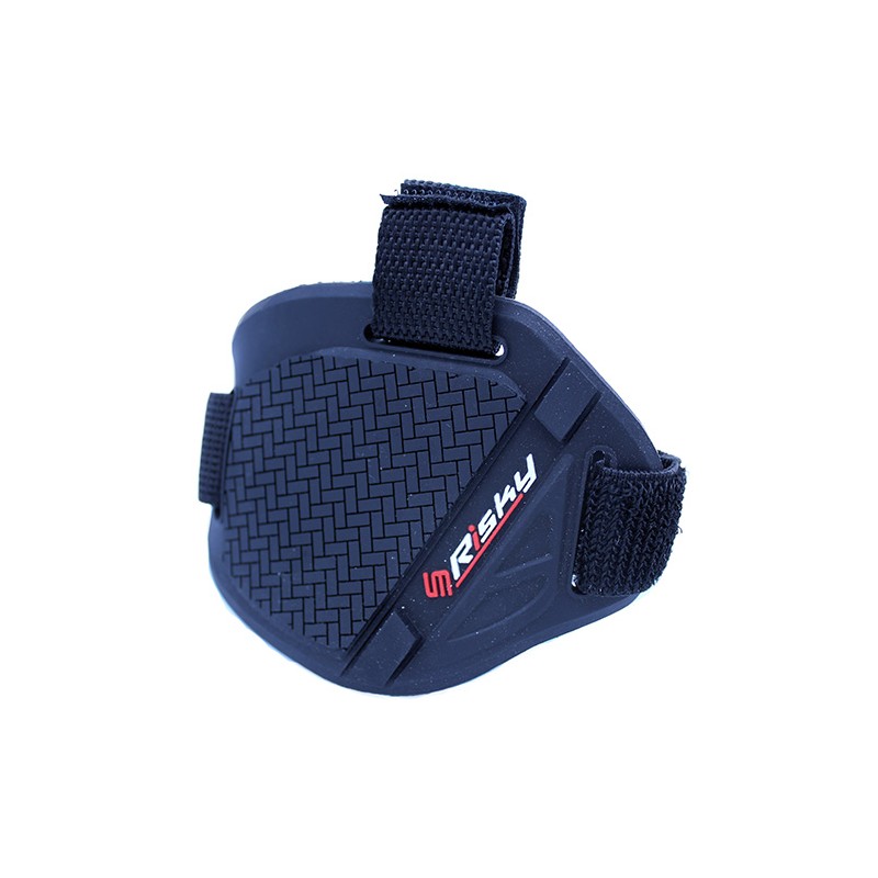 Protector de zapatos con cinta de ajuste negro